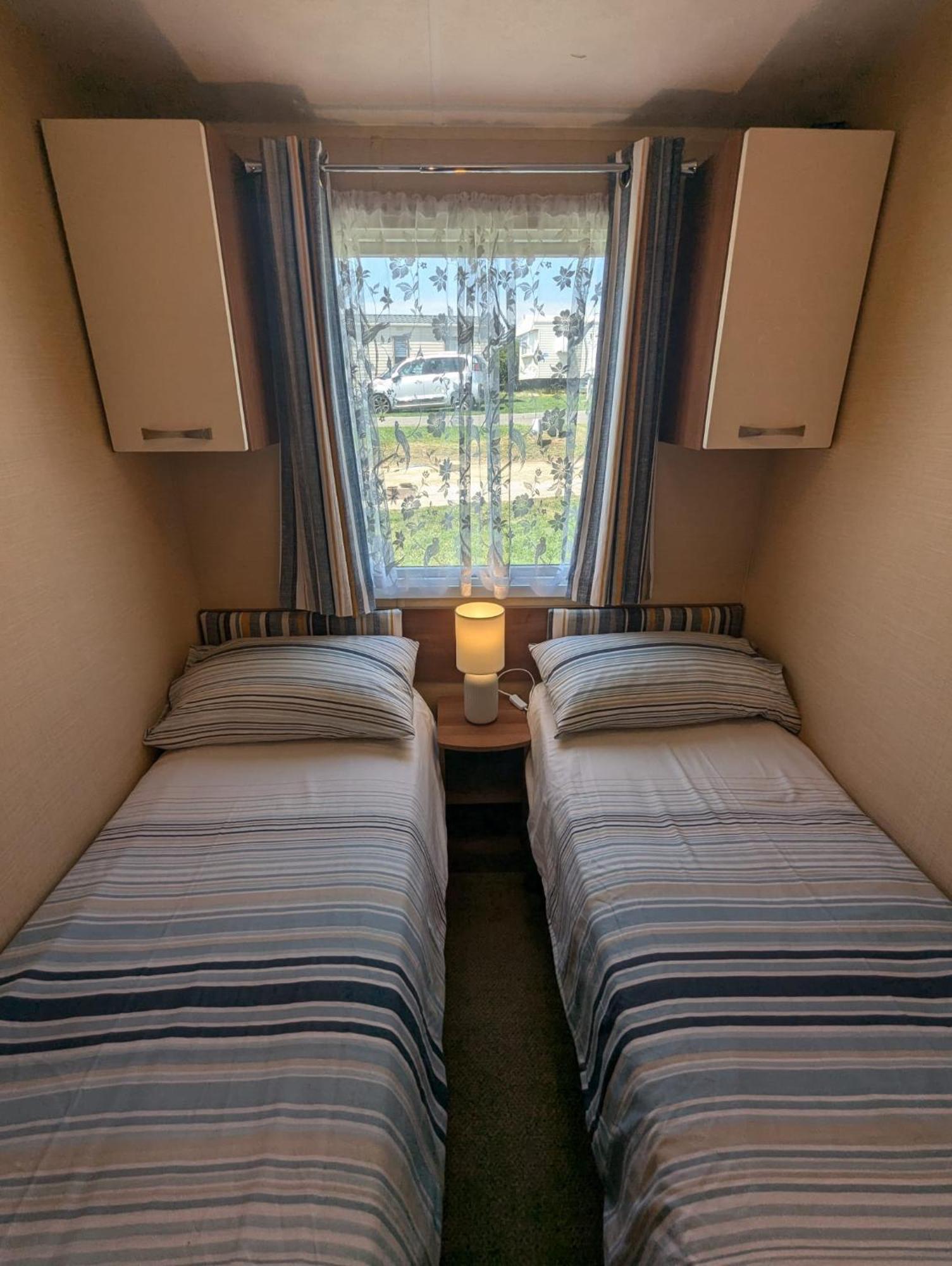 Holiday park Lovely Family Dog Friendly Caravan On Littlesea Weymouth Haven Wyke Regis